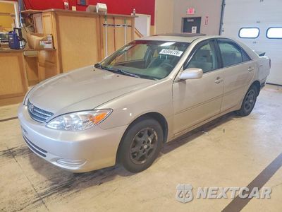 2004 TOYOTA CAMRY LE 4T1BE32K74U303281 - główne zdjęcie licytacji z USA - miniatura