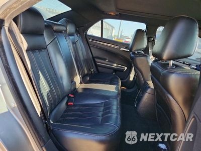 Zdjęcie 10 z 12 samochodu: 2018 CHRYSLER 300 S VIN:2C3CCABG4JH243865 - miniatura