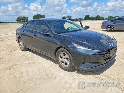 Czwarte zdjęcie samochodu z boku: 2022 HYUNDAI ELANTRA SE VIN:5NPLL4AG8NH061730 - miniatura