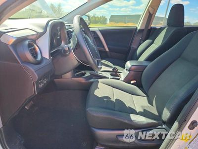 Zdjęcie 7 z 13 samochodu: 2018 TOYOTA RAV4 LE VIN:JTMZFREVXJJ728791 - miniatura