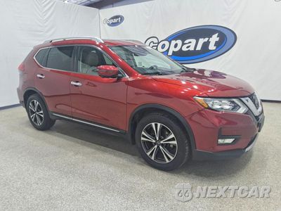 Czwarte zdjęcie samochodu z boku: 2018 NISSAN ROGUE SL VIN:5N1AT2MT1JC828999 - miniatura