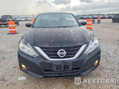 Piąte zdjęcie samochodu w środku: 2017 NISSAN ALTIMA 2.5 SV VIN:1N4AL3AP5HC252772 - miniatura
