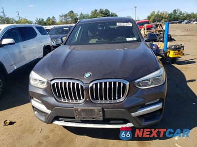 Piąte zdjęcie samochodu w środku: 2018 BMW X3 XDRIVE30I VIN:5UXTR9C57JLC78829 - miniatura