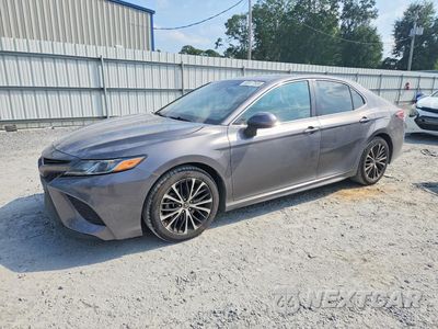 2018 TOYOTA CAMRY SE 4T1B11HK7JU118621 - główne zdjęcie licytacji z USA - miniatura