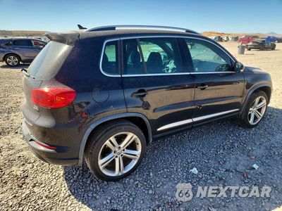 Trzecie zdjęcie samochodu z tyłu: 2016 VOLKSWAGEN TIGUAN S VIN:WVGBV7AX1GW607462 - miniatura
