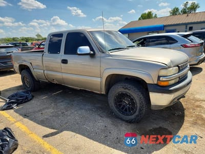 Czwarte zdjęcie samochodu z boku: 2000 CHEVROLET SILVERADO K1500 VIN:2GCEK19T8Y1319696 - miniatura