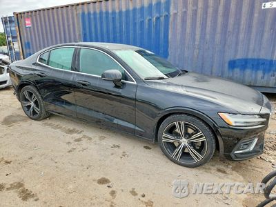 Czwarte zdjęcie samochodu z boku: 2019 VOLVO S60 T5 INSCRIPTION VIN:7JR102FL1KG014888 - miniatura