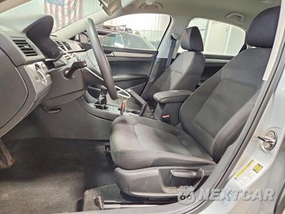 Zdjęcie 7 z 12 samochodu: 2012 VOLKSWAGEN PASSAT S VIN:1VWAP7A36CC074718 - miniatura