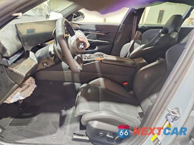 Zdjęcie 7 z 12 samochodu: 2027 BMW M5 VIN:WBS83FK08VCY10047 - miniatura
