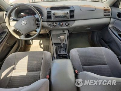 Zdjęcie 8 z 13 samochodu: 2005 TOYOTA CAMRY LE VIN:4T1BE32K75U502235 - miniatura