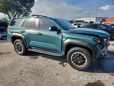 Czwarte zdjęcie samochodu z boku: 2025 TOYOTA 4RUNNER TRD OFF-ROAD HV VIN:JTEVB5BR7S5018215 - miniatura
