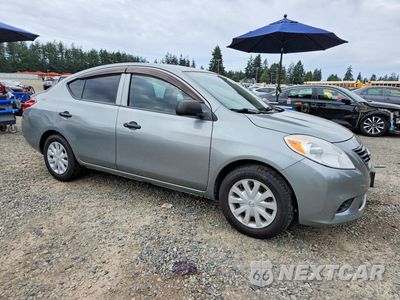 Czwarte zdjęcie samochodu z boku: 2012 NISSAN VERSA 1.6 S VIN:3N1CN7AP5CL844872 - miniatura