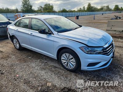 Czwarte zdjęcie samochodu z boku: 2019 VOLKSWAGEN JETTA S VIN:3VWC57BU5KM069285 - miniatura