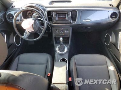 Zdjęcie 8 z 12 samochodu: 2016 VOLKSWAGEN BEETLE S/SE VIN:3VW517AT0GM802590 - miniatura