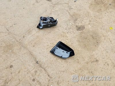 Zdjęcie 13 z 14 samochodu: 2024 GMC YUKON DENALI VIN:1GKS2DKL6RR120383 - miniatura