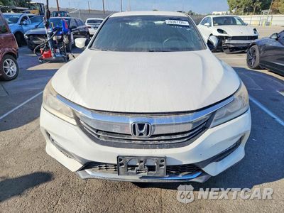 Piąte zdjęcie samochodu w środku: 2017 HONDA ACCORD SPORT VIN:1HGCR2F51HA172322 - miniatura
