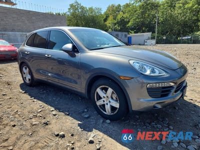 Czwarte zdjęcie samochodu z boku: 2012 PORSCHE CAYENNE S VIN:WP1AB2A24CLA50055 - miniatura