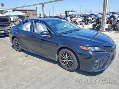 Czwarte zdjęcie samochodu z boku: 2024 TOYOTA CAMRY SE VIN:4T1G11AKXRU842167 - miniatura
