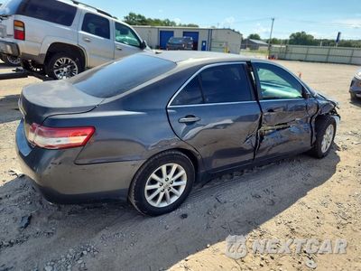 Trzecie zdjęcie samochodu z tyłu: 2011 TOYOTA CAMRY XLE V6 VIN:4T1BK3EK1BU117219 - miniatura