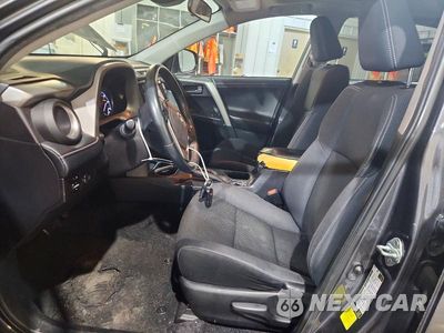 Zdjęcie 7 z 13 samochodu: 2018 TOYOTA RAV4 XLE VIN:2T3WFREV7JW424452 - miniatura