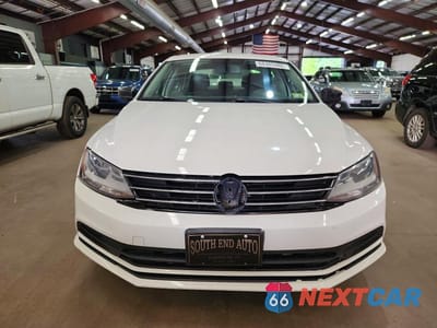 Piąte zdjęcie samochodu w środku: 2016 VOLKSWAGEN JETTA SE VIN:3VWD67AJ3GM240096 - miniatura