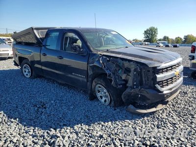 Czwarte zdjęcie samochodu z boku: 2018 CHEVROLET SILVERADO K1500 VIN:1GCVKNEH4JZ331687 - miniatura