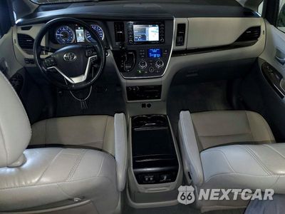 Zdjęcie 8 z 13 samochodu: 2019 TOYOTA SIENNA XLE PREMIUM 7-PASSENGER VIN:5TDDZ3DC6KS227092 - miniatura