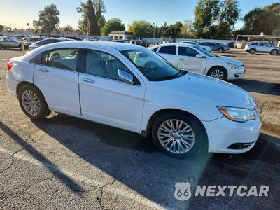 Czwarte zdjęcie samochodu z boku: 2013 CHRYSLER 200 LIMITED VIN:1C3CCBCG6DN679570 - miniatura