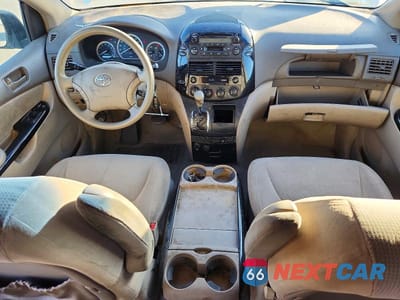 Zdjęcie 8 z 13 samochodu: 2004 TOYOTA SIENNA LE 8 PASSENGER VIN:5TDZA23C54S122443 - miniatura