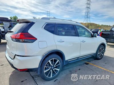 Trzecie zdjęcie samochodu z tyłu: 2018 NISSAN ROGUE SL VIN:JN8AT2MV2JW315902 - miniatura