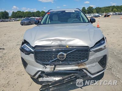 Piąte zdjęcie samochodu w środku: 2024 VOLVO XC60 PLUS VIN:YV4L12RLXR1723698 - miniatura
