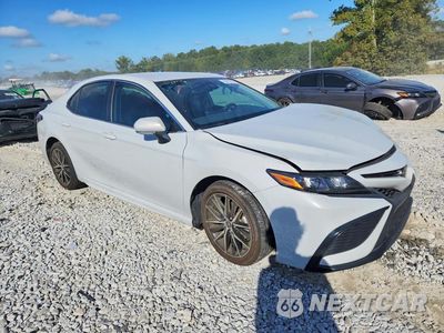Czwarte zdjęcie samochodu z boku: 2024 TOYOTA CAMRY SE VIN:4T1G11AK2RU260063 - miniatura