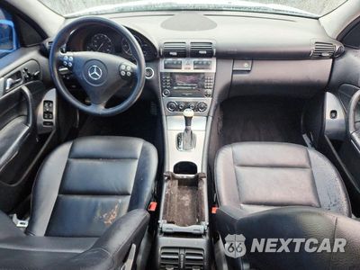 Zdjęcie 8 z 12 samochodu: 2006 MERCEDES-BENZ C 230 VIN:WDBRF52H36E022462 - miniatura
