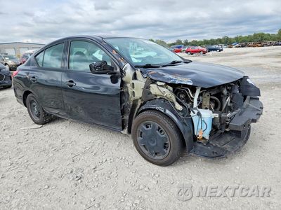 Czwarte zdjęcie samochodu z boku: 2017 NISSAN VERSA 1.6 S VIN:3N1CN7AP5HL831630 - miniatura