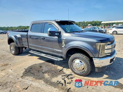 Czwarte zdjęcie samochodu z boku: 2019 FORD F350 SUPER DUTY VIN:1FT8W3DT8KED77673 - miniatura
