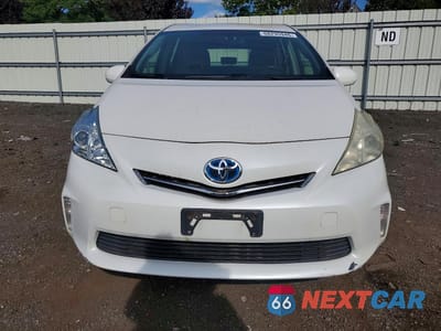 Piąte zdjęcie samochodu w środku: 2013 TOYOTA PRIUS V THREE VIN:JTDZN3EU8D3194030 - miniatura