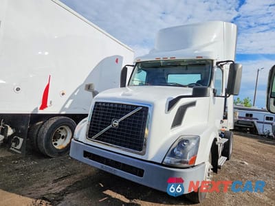 2016 VOLVO VNL SEMI TRUCK 4V4N39TG2GN965504 - główne zdjęcie licytacji z USA - miniatura