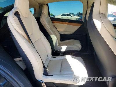 Zdjęcie 10 z 12 samochodu: 2018 TESLA MODEL X VIN:5YJXCBE25JF121914 - miniatura
