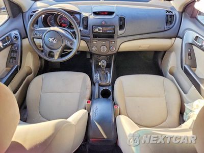 Zdjęcie 8 z 12 samochodu: 2013 KIA FORTE EX VIN:KNAFU4A26D5723413 - miniatura
