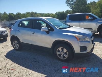 Czwarte zdjęcie samochodu z boku: 2015 CHEVROLET TRAX 1LS VIN:KL7CJPSBXFB072691 - miniatura
