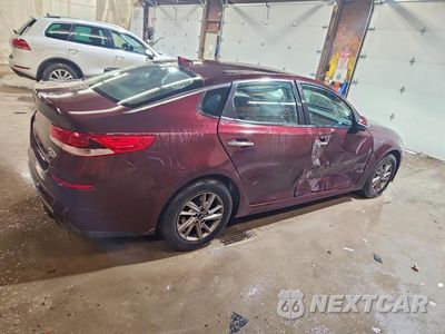 Trzecie zdjęcie samochodu z tyłu: 2019 KIA OPTIMA LX VIN:5XXGT4L39KG300253 - miniatura