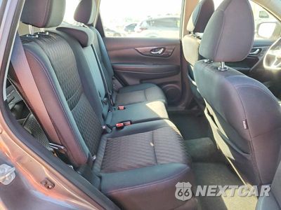 Zdjęcie 11 z 13 samochodu: 2018 NISSAN ROGUE S VIN:5N1AT2MV4JC780156 - miniatura