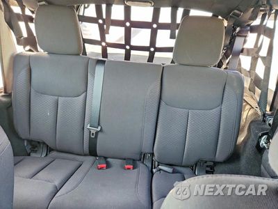 Zdjęcie 10 z 13 samochodu: 2014 JEEP WRANGLER UNLIMITED SPORT VIN:1C4BJWDG7EL217681 - miniatura