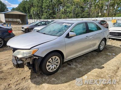 2014 TOYOTA CAMRY LE 4T4BF1FK5ER442330 - główne zdjęcie licytacji z USA - miniatura