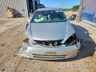 Piąte zdjęcie samochodu w środku: 2003 TOYOTA CAMRY LE VIN:4T1BE32K03U758519 - miniatura