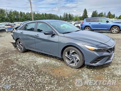 Czwarte zdjęcie samochodu z boku: 2025 HYUNDAI ELANTRA SEL SPORT VIN:KMHLM4DG7SU877771 - miniatura