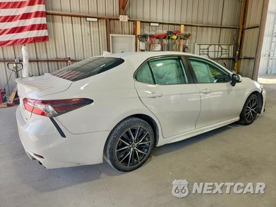 Trzecie zdjęcie samochodu z tyłu: 2021 TOYOTA CAMRY SE VIN:4T1G11AK3MU442573 - miniatura