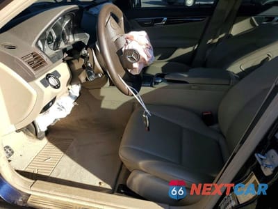 Zdjęcie 7 z 12 samochodu: 2010 MERCEDES-BENZ C 300 4MATIC VIN:WDDGF8BB4AF421654 - miniatura