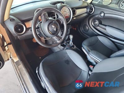 Zdjęcie 8 z 12 samochodu: 2011 MINI COOPER VIN:WMWSU3C50BT094983 - miniatura