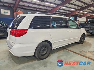 Trzecie zdjęcie samochodu z tyłu: 2008 TOYOTA SIENNA LE 8-PASSENGER VIN:5TDZK23C78S174823 - miniatura